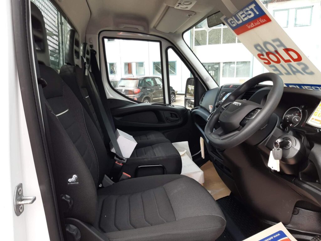 Iveco Daily 2.3D HPI 14V Business 35C 4100 HiMatic LWB Euro 6 (s/s) 2dr (DRW)
