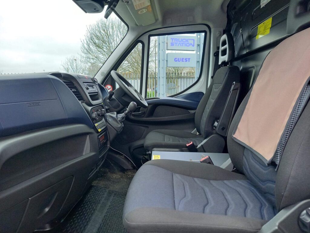 Iveco Daily 3.0 CNG 14V 40C 3520L MWB High Roof Euro 6 5dr (DRW)