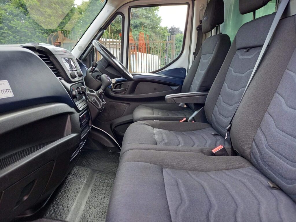 Iveco Daily 3.0D HPI 18V Business 70C 5100 HiMatic XLWB Euro 6 2dr (DRW)