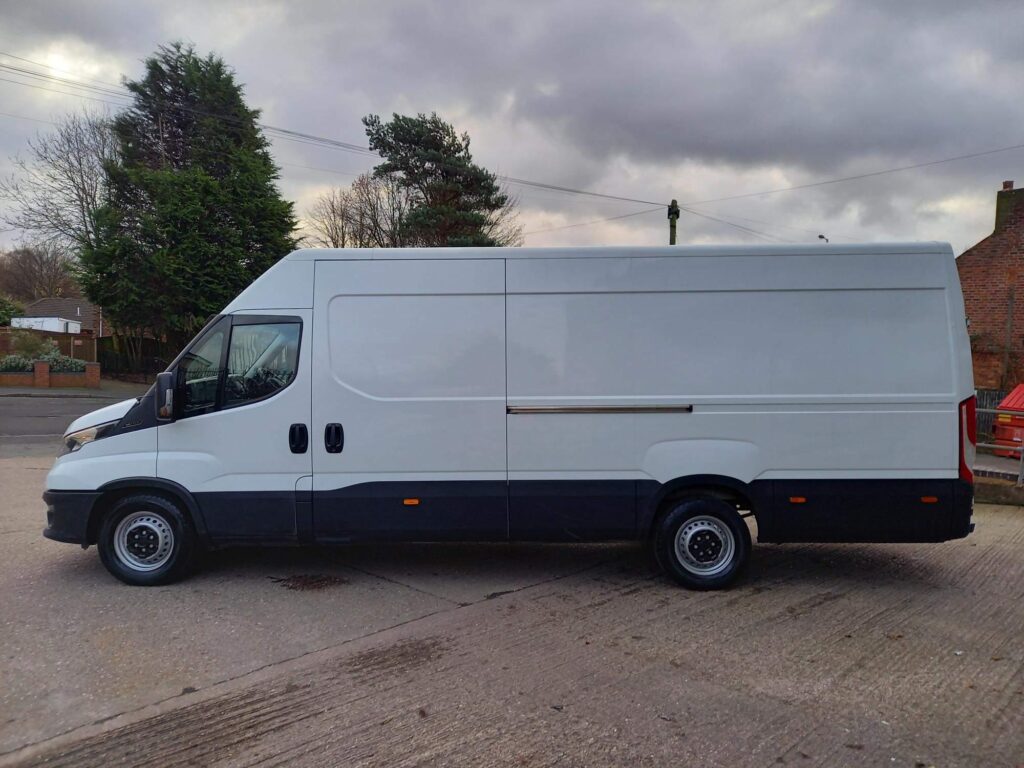 Iveco Daily 2.3D HPI 14V Business 35S 4100 LWB High Roof Euro 6 (s/s) 5dr