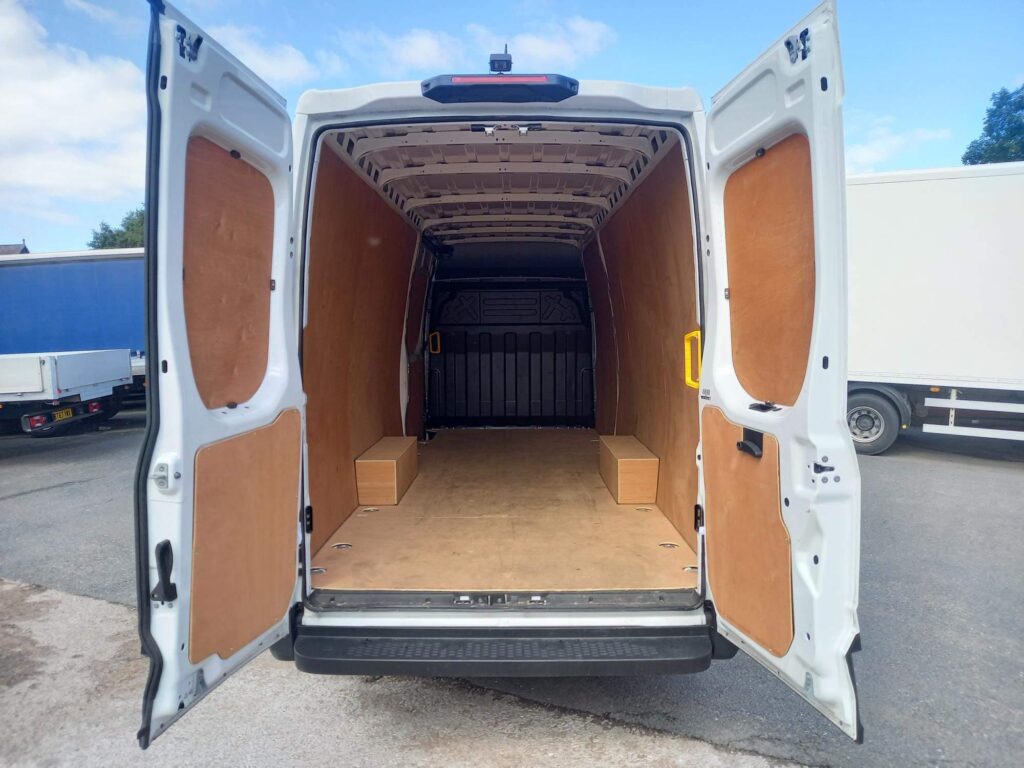 Iveco Daily 2.3D HPI 14V Business 35S 4100 LWB High Roof Euro 6 (s/s) 5dr