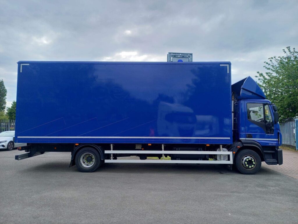 Iveco Eurocargo 160E21  4×2 210 HP