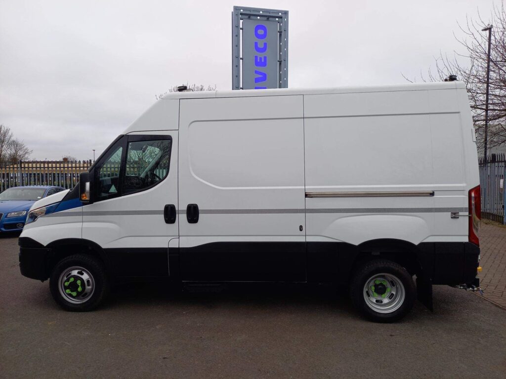 Iveco Daily 3.0 CNG 14V 40C 3520L MWB High Roof Euro 6 5dr (DRW)