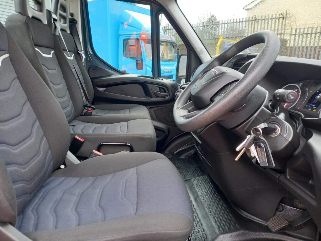 Iveco Daily 2.3D HPI 14V 35C 3750 LWB Euro 6 (s/s) 2dr (DRW)