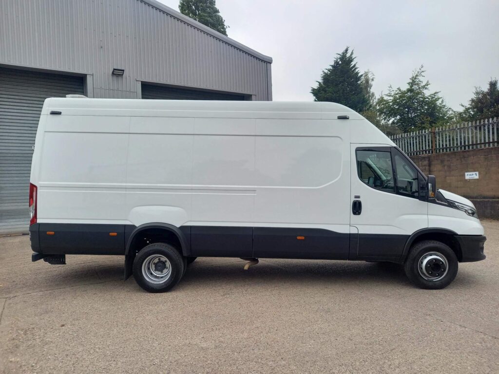 Iveco Daily 3.0D HPI 18V Business 70C 4100 HiMatic LWB High Roof Euro 6 5dr (DRW)