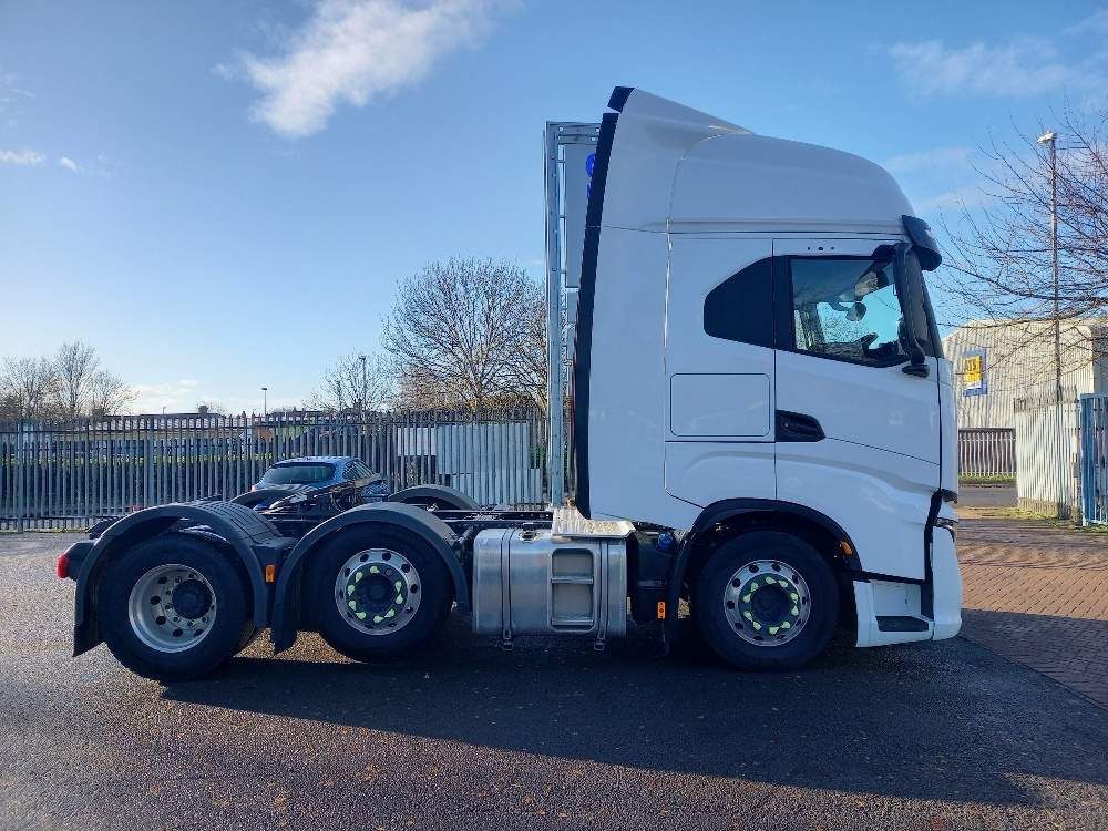 Iveco Stralis AS440S48TX/P 6×2 480HP