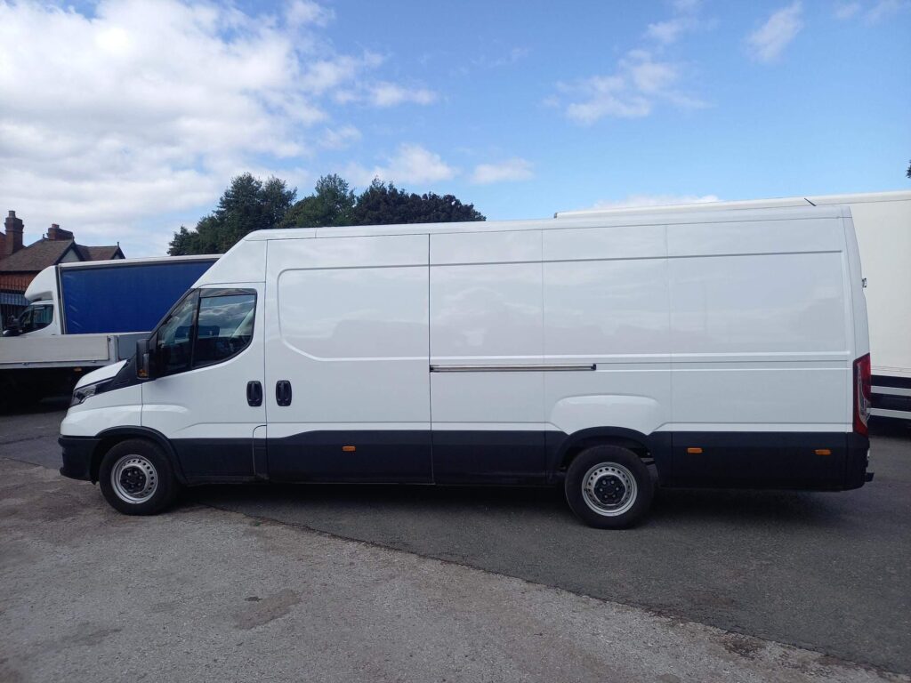 Iveco Daily 2.3D HPI 14V Business 35S 4100 LWB High Roof Euro 6 (s/s) 5dr