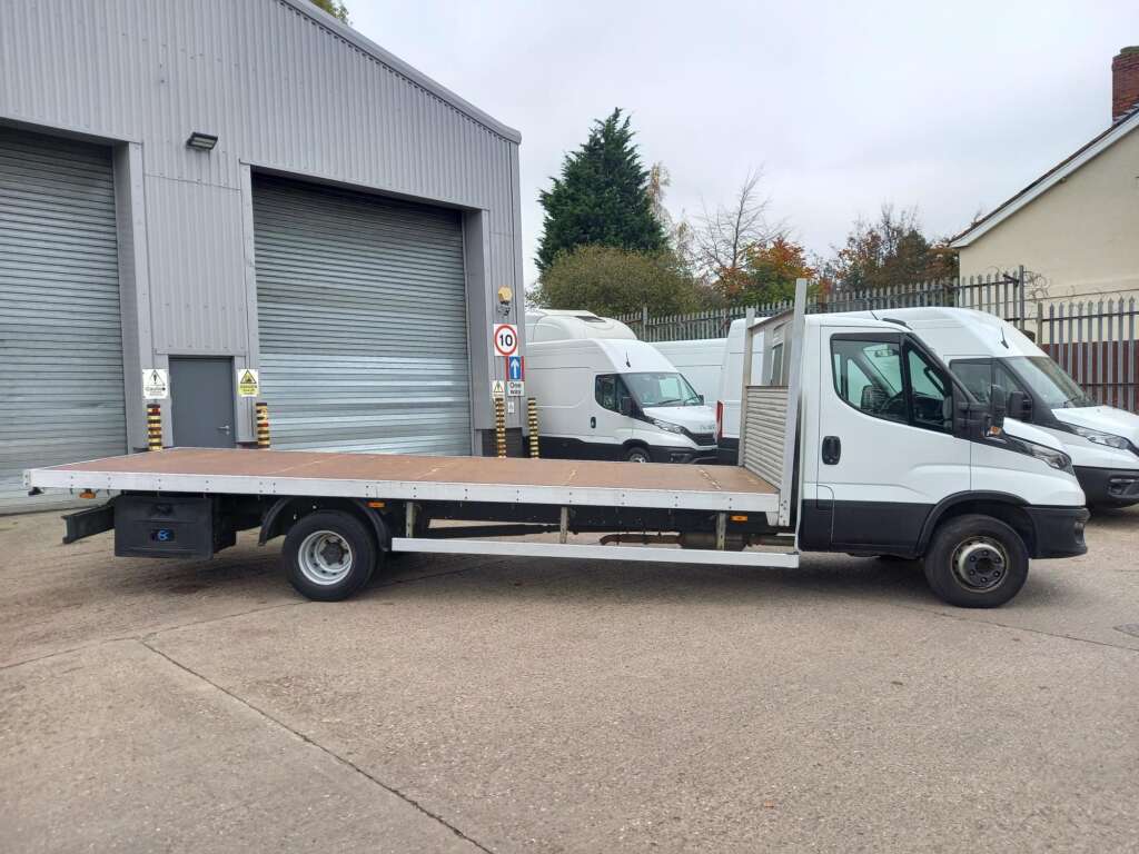 Iveco Daily 70C18 180HP 20FT FLATBED