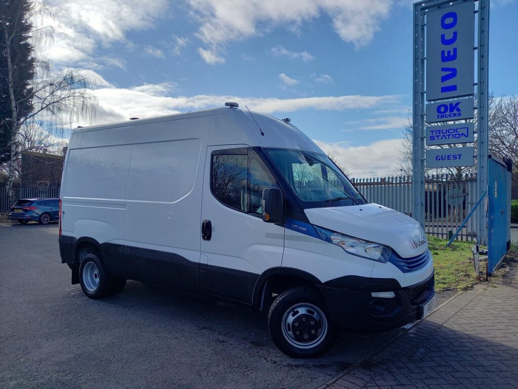 Iveco Daily 3.0 CNG 14V 40C 3520L MWB High Roof Euro 6 5dr (DRW)