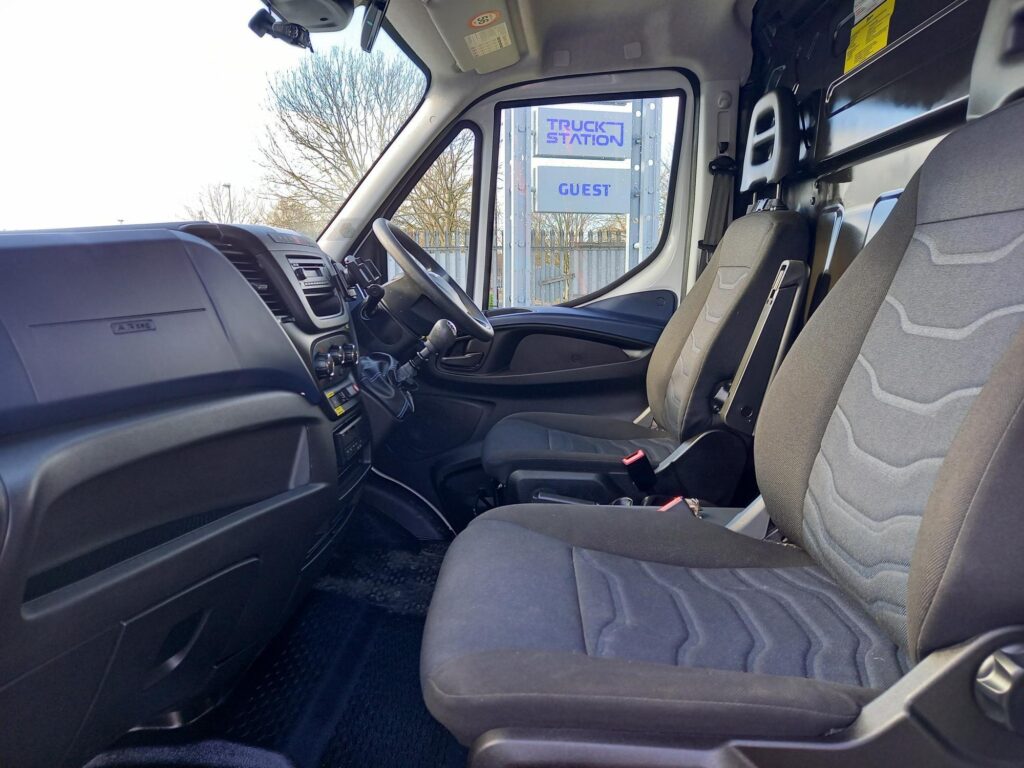 Iveco Daily 3.0 CNG 14V 40C 3520L MWB High Roof Euro 6 5dr (DRW)