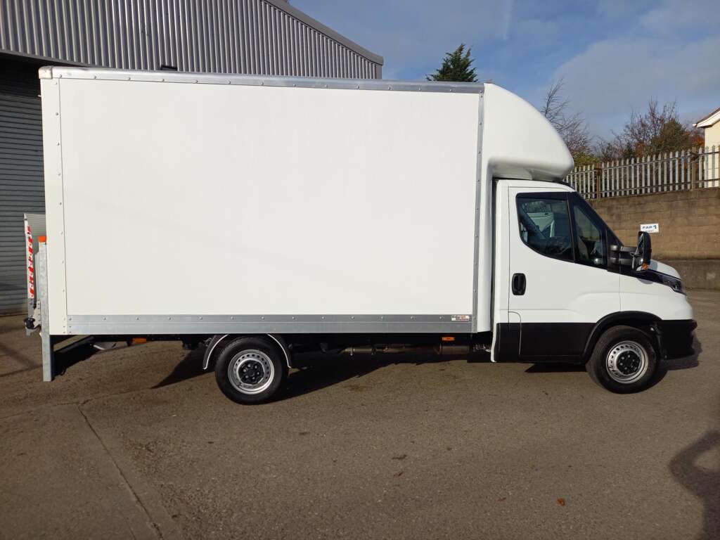 IVECO DAILY 35S14 140HP LUTON & TAILLIFT