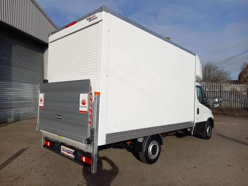 IVECO DAILY 35S14 140HP LUTON & TAILLIFT