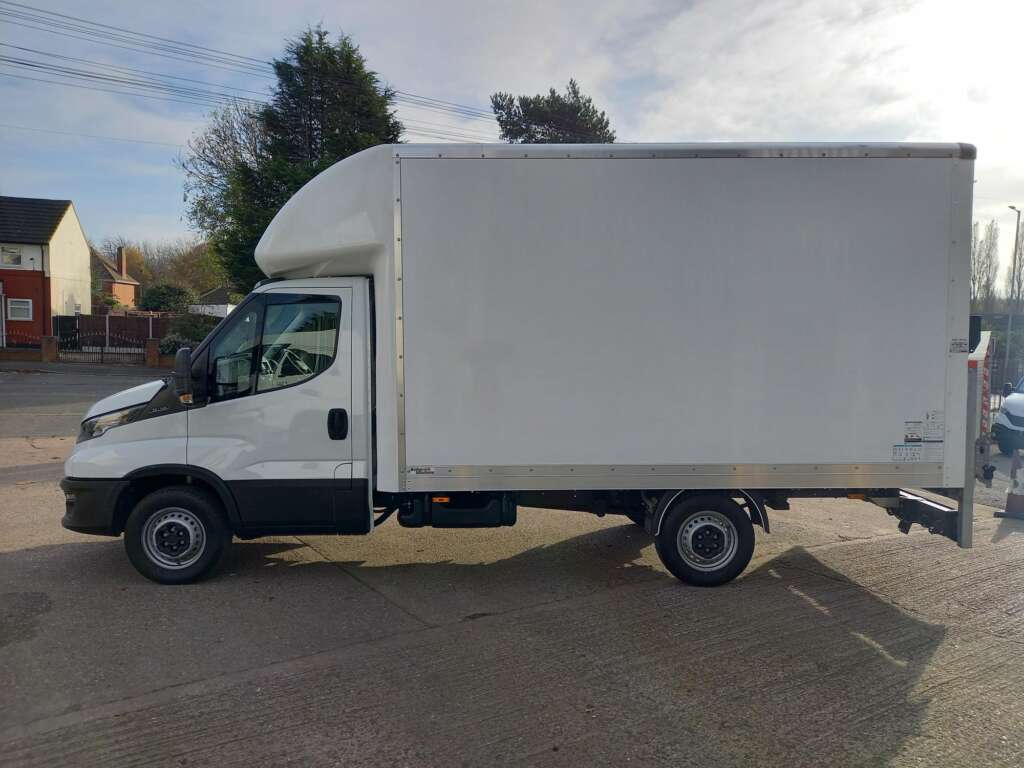 IVECO DAILY 35S14 140HP LUTON & TAILLIFT