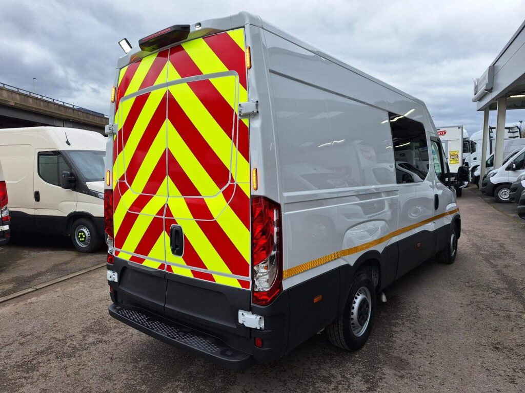 Iveco Daily 35S14 3520L H2 Roof Welfare Van