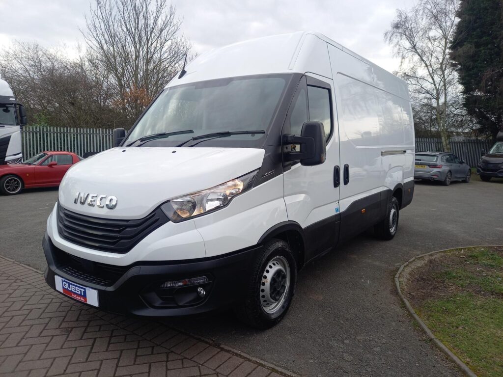 Iveco Daily 2.3D HPI 14V Business 35S 3520L MWB High Roof Euro 6 (s/s) 5dr