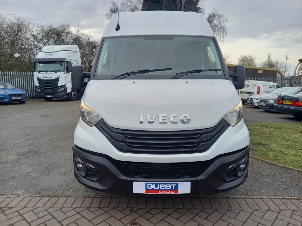 Iveco Daily 2.3D HPI 14V Business 35S 3520L MWB High Roof Euro 6 (s/s) 5dr