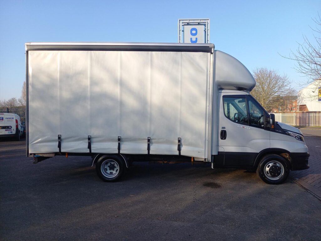 Iveco Daily 2.3D HPI 14V Business 35C 3750 LWB Euro 6 (s/s) 2dr (DRW)