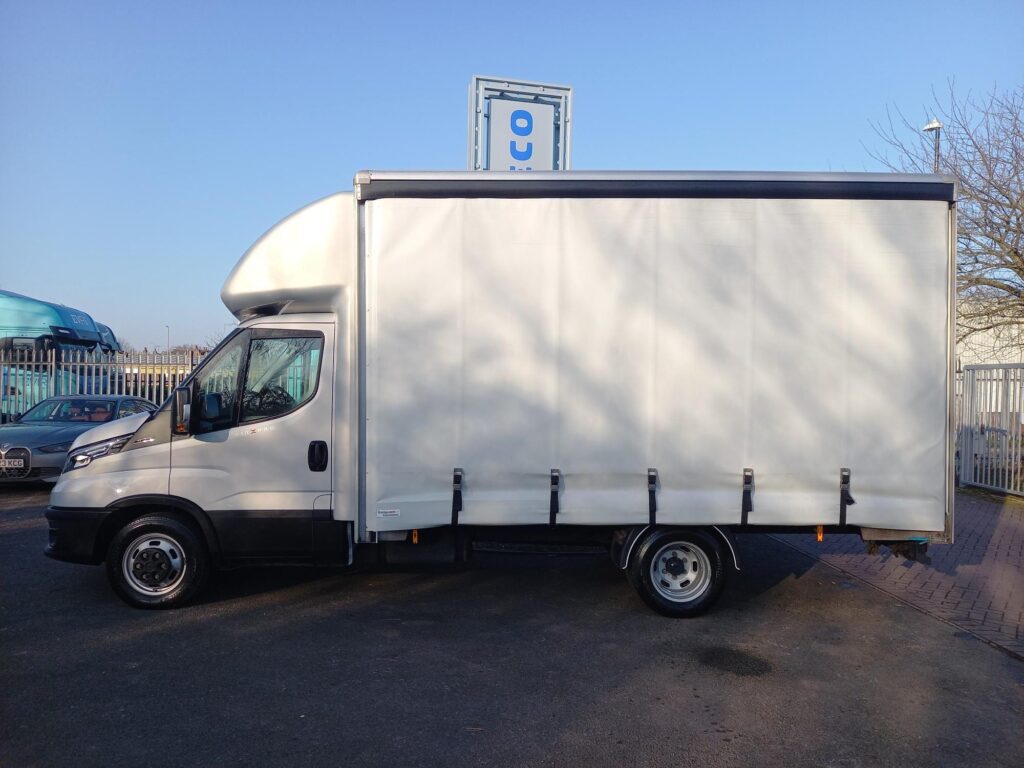 Iveco Daily 2.3D HPI 14V Business 35C 3750 LWB Euro 6 (s/s) 2dr (DRW)