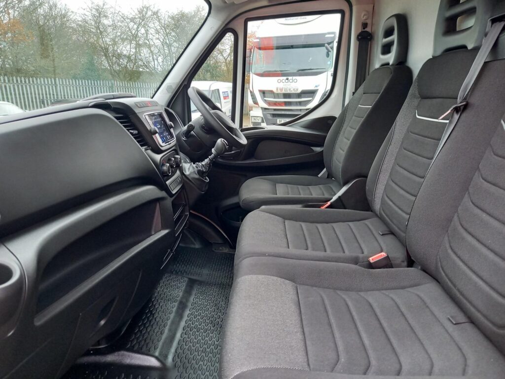 Iveco Daily 2.3D HPI 14V Business 35S 4100 LWB High Roof Euro 6 (s/s) 5dr