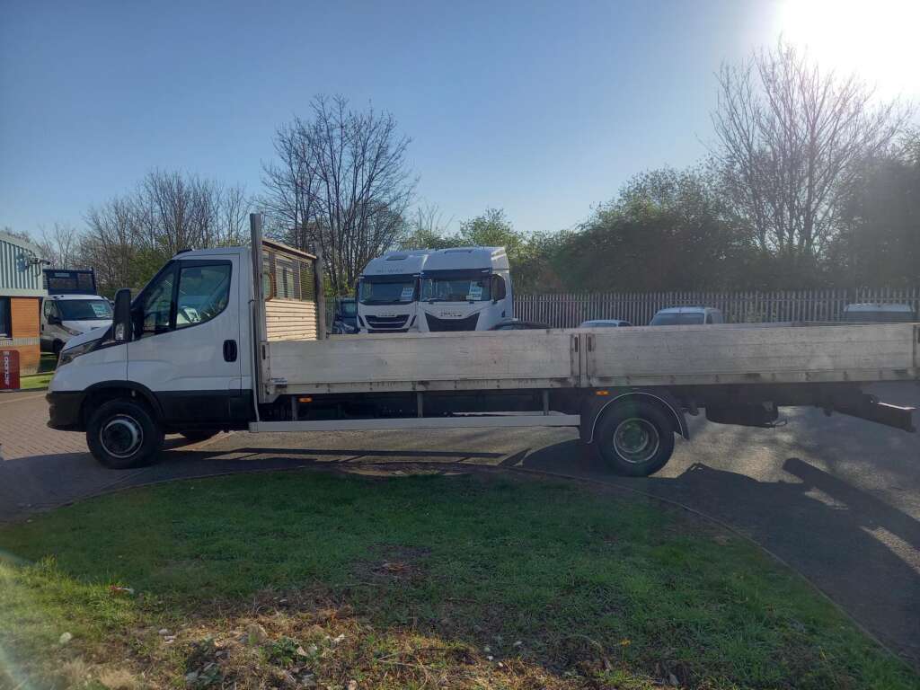 Iveco Daily Daily 70C18 180HP HI-MATIC 20 ft Dropside
